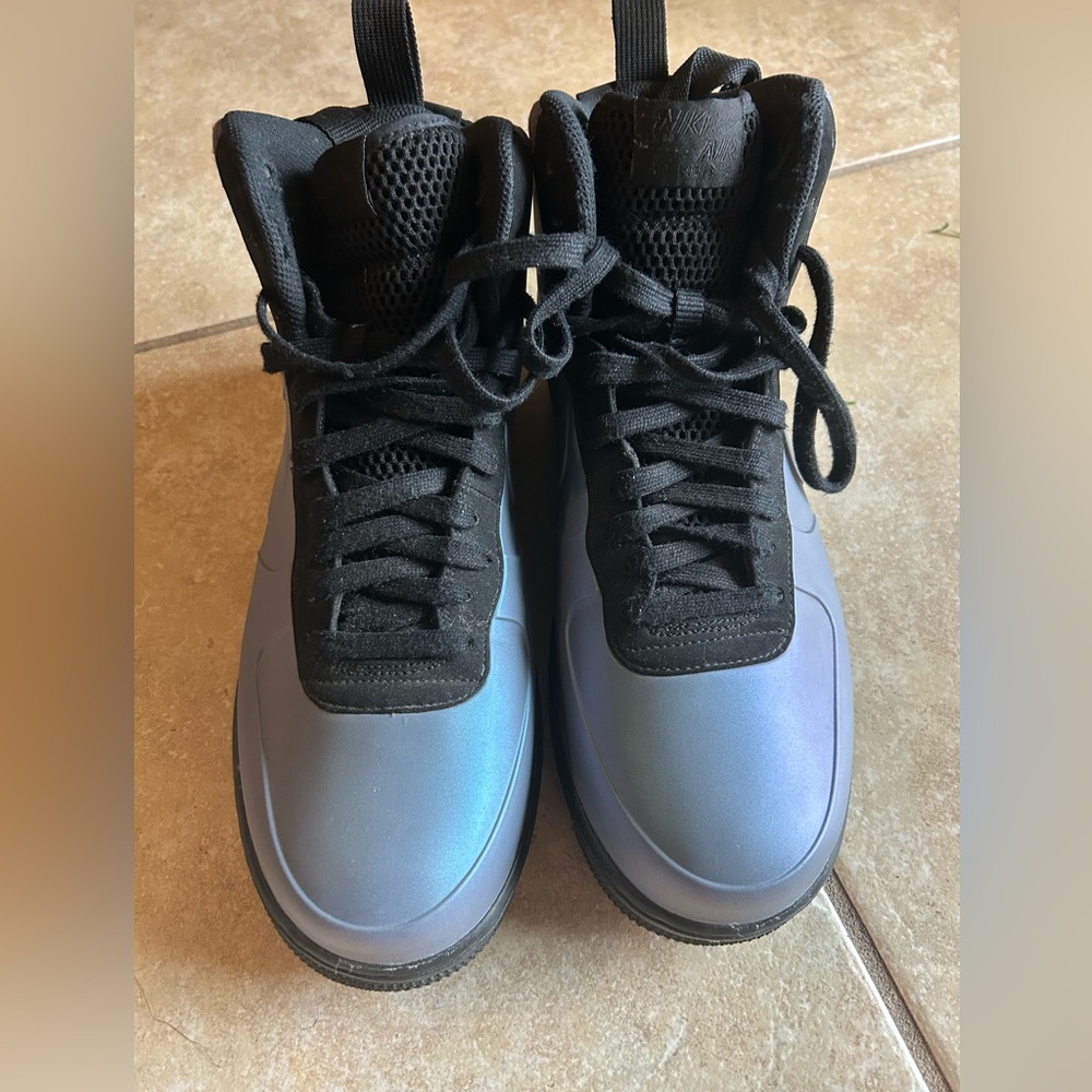 Men’s Size 11 Air Force 1 foamposite light cup worn once! in perfect condition